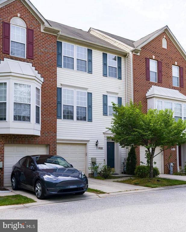 Building Photo - 944 Guilford Rd
