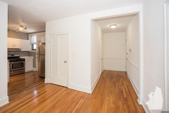 Foto del edificio - 2 bedroom in Chicago IL 60657