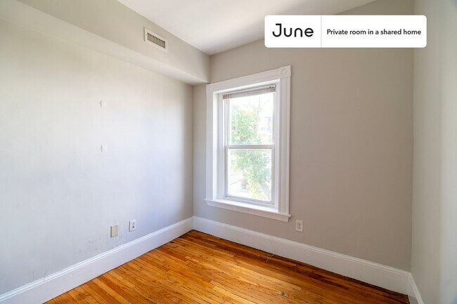 Foto del edificio - Room in Shared 4 bed/2 bath home