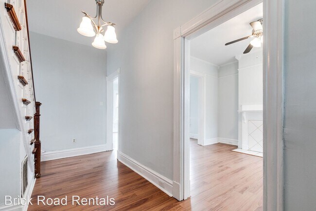 Building Photo - 3 br, 1.5 bath House - 3401 Delaware Ave