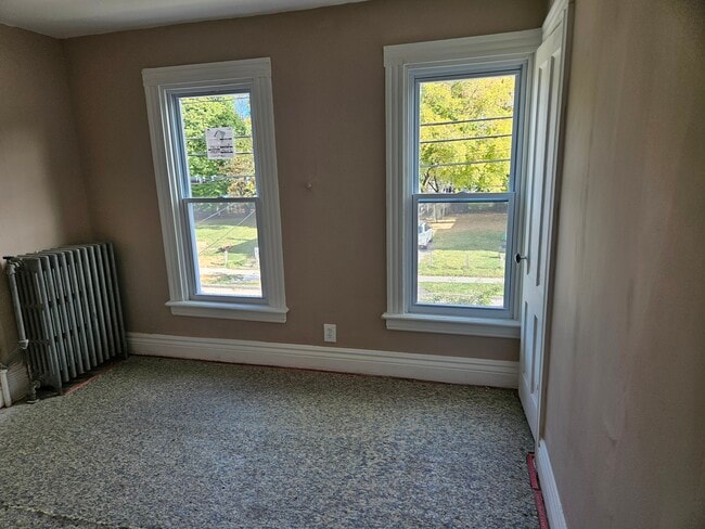 Apt B - 77 Saratoga Ave