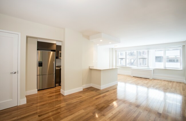 Building Photo - 120 E 30th St