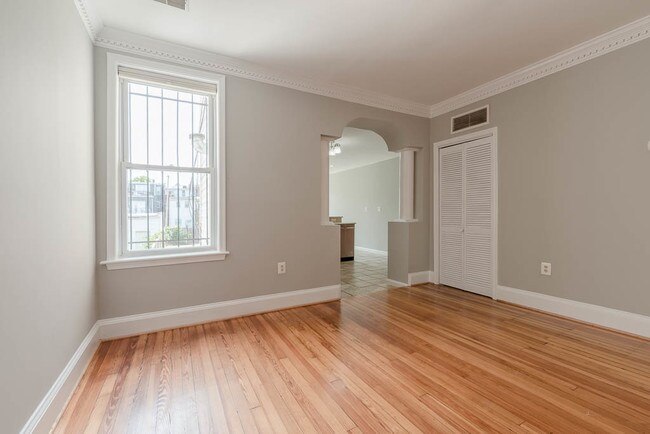 Foto del edificio - 32 Channing St NW