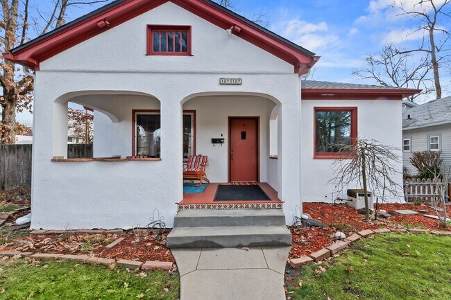 Foto del edificio - 4 Bedroom 2 Bathroom Home in the North End