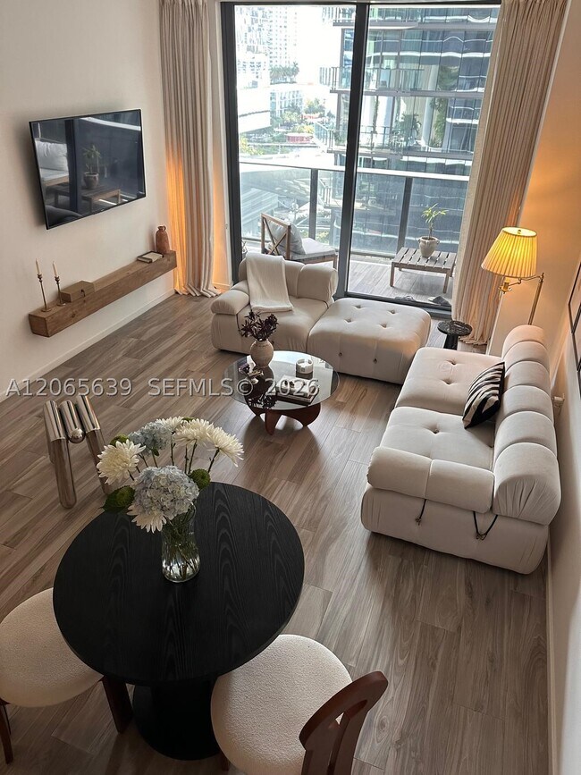 Foto del edificio - 801 S Miami Ave