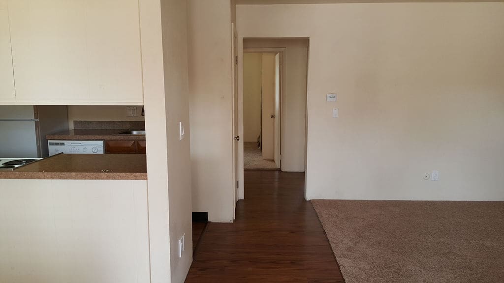 Primary Photo - 4955 Moorhead Ave