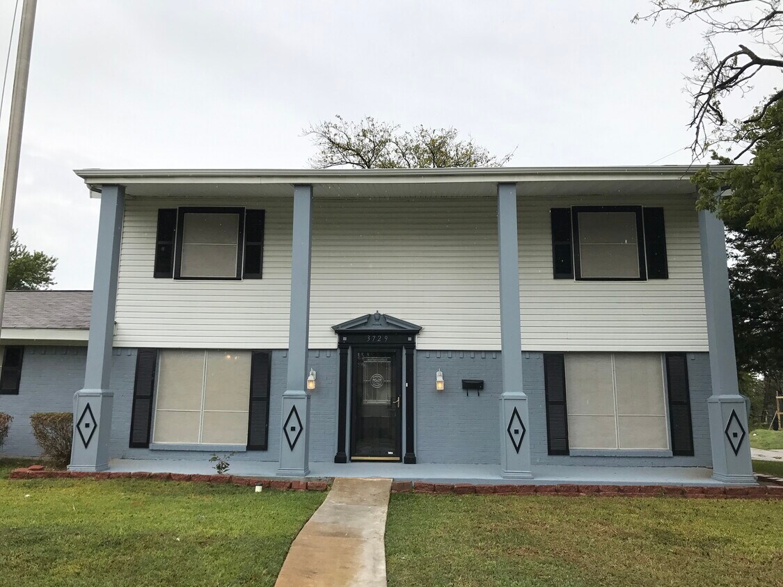 Building Photo - 3729 Byrd Dr