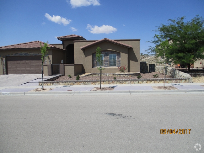 Building Photo - 12053 Silver Crown