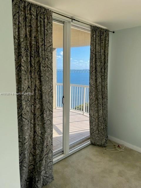 Building Photo - 1420 Brickell Bay Dr