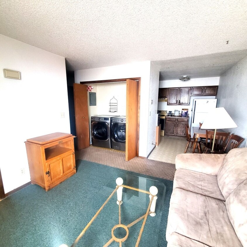 2405 S Emerson Ave Unit Cossette, Gillette, WY 82718 Room for Rent in