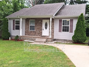 Building Photo - 2043 Leota St
