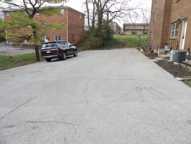 Foto del edificio - 902 Plaza Dr