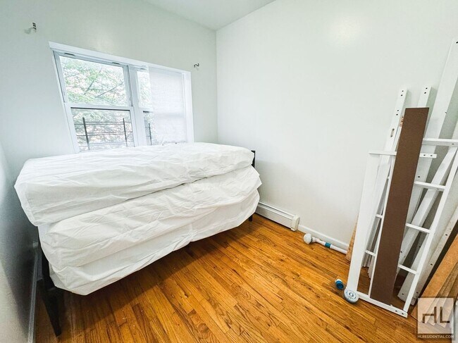 Foto del edificio - VAN SICLEN AVENUE