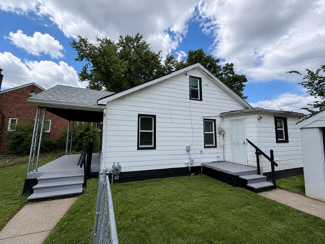 Building Photo - Section 8 Ready Completely Renovated 2-Bedroom Home for Lease - Call (313)429-3244