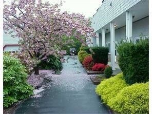 Primary Photo - 26 W Narragansett Ave