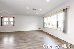 Foto del edificio - 58-18 262nd St