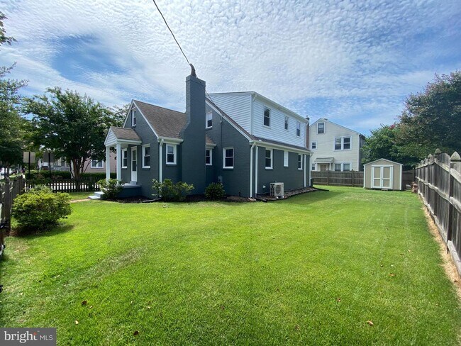 Foto del edificio - 1600 Caroline St