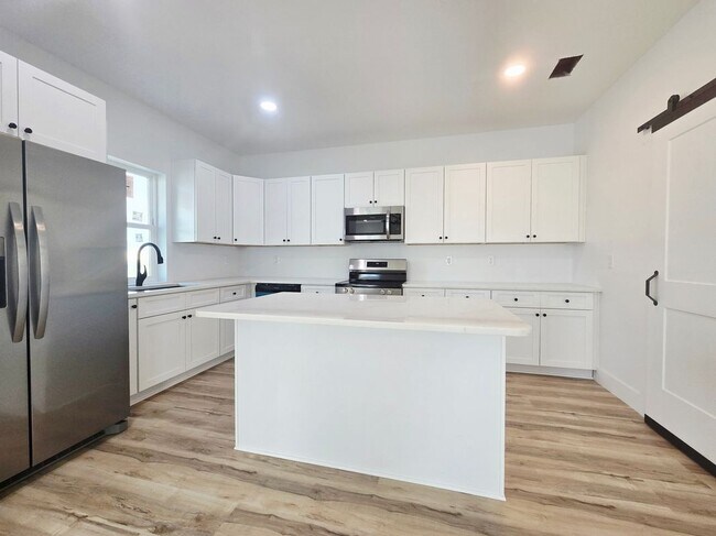 Foto del edificio - 9428 Starfish Ave