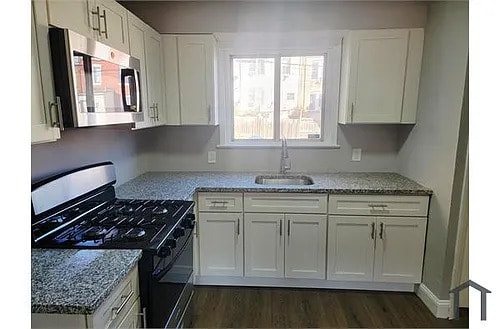 Building Photo - 3 bedroom rehabbed home