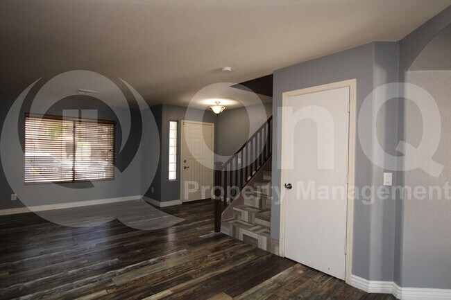 Foto del edificio - 42252 W Michaels Dr