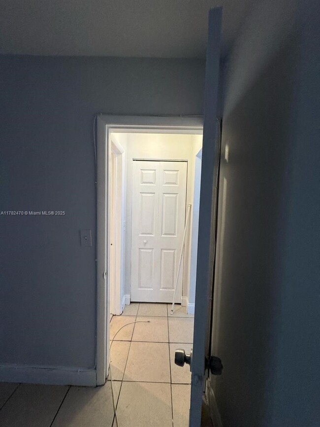 Foto del edificio - 1450 NE 127th St