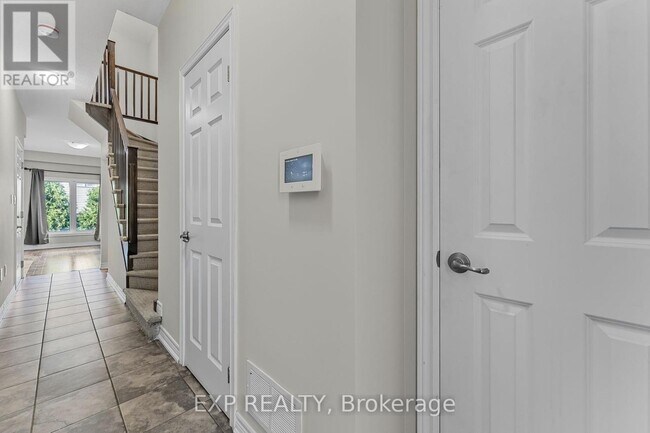 Photo du bâtiment - 377-377 Glancaster Rd