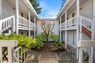 Building Photo - 1471 Rainier Ct