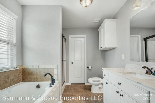 Building Photo - 4 br, 2 bath House - 1925 Price