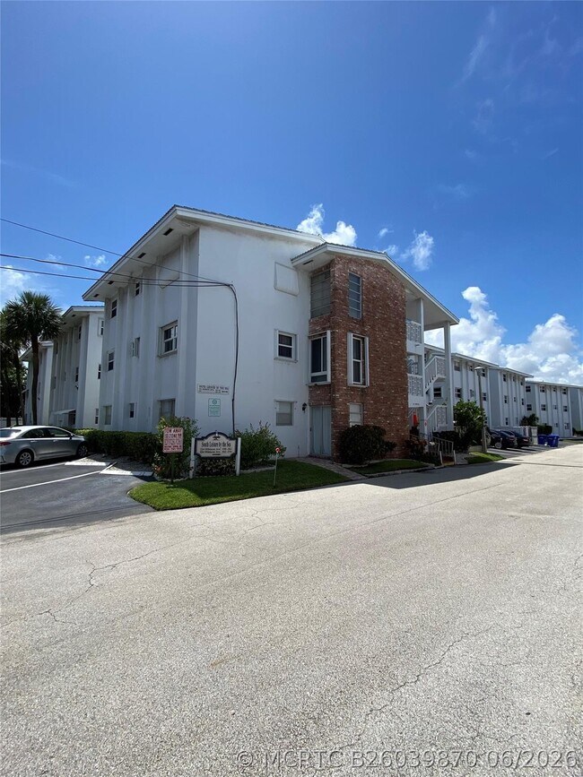 Foto del edificio - 224 Hibiscus Ave