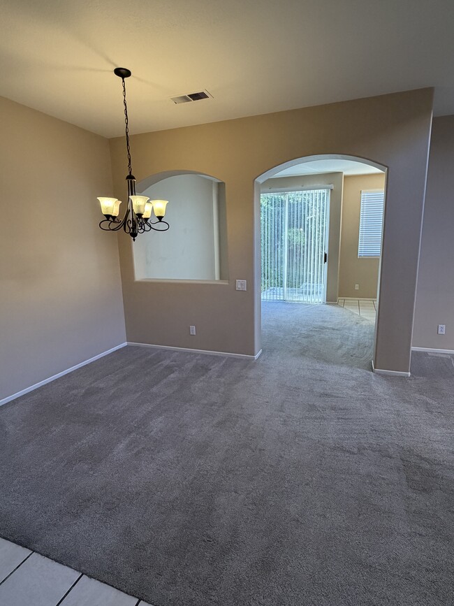 Building Photo - 15 Hawaii Dr