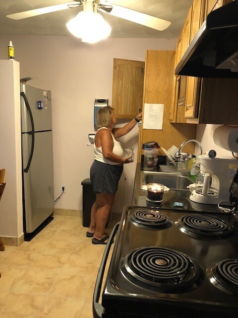 Kitchen - 5829 Thompson Rd