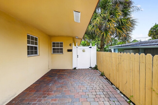 Building Photo - 3207 Marine Dr