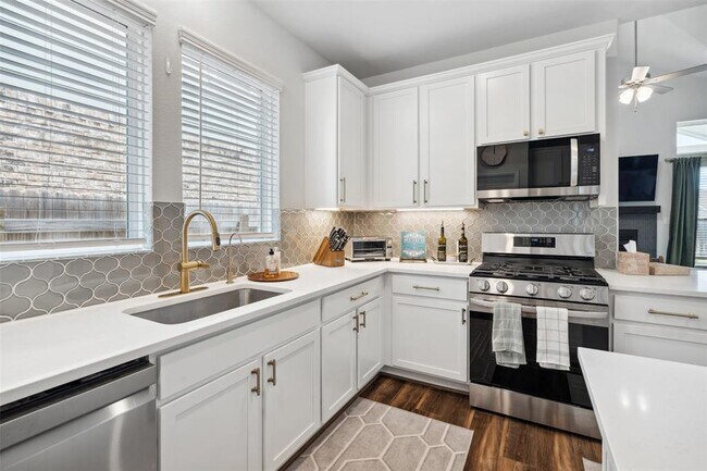 Building Photo - 112 Allora Pl