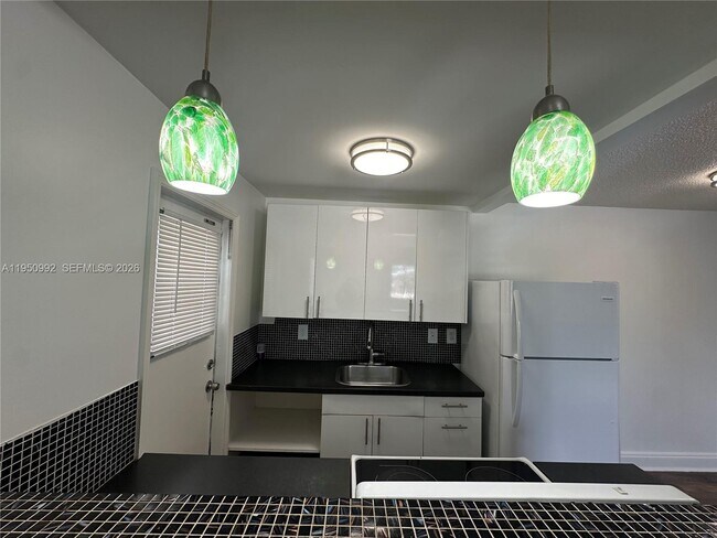 Foto del edificio - 2325 Arthur St