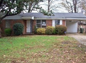 Building Photo - 3006 Phyllis Ln