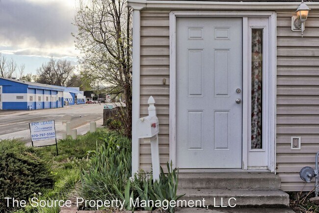 Building Photo - 2 br, 1 bath House - 403 E 1st Street