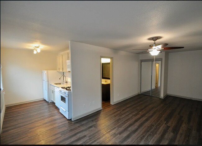 Foto del edificio - 4101 Douglas Ave