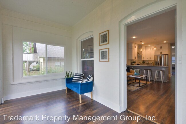Foto del edificio - 3 br, 3 bath House - 303 Smith Street
