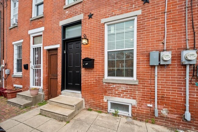 Building Photo - 344 N Sloan St