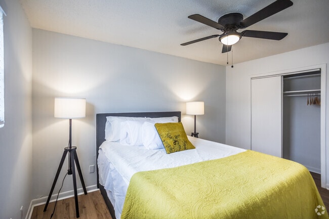 2 BR, 1 BA - 1023SF - The Courtyard at Ironworks