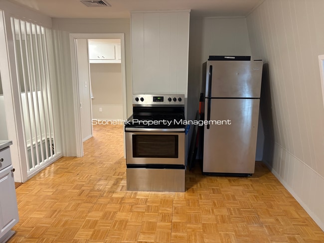 Building Photo - 51 Matilda St