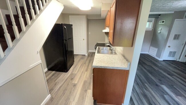 Building Photo - 55 Forest Glen Ave