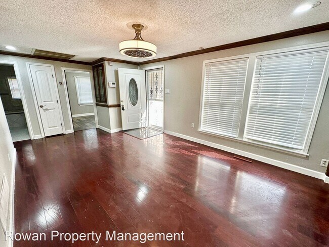 Building Photo - 3 br, 1 bath House - 7607 Sni-A-Bar Road