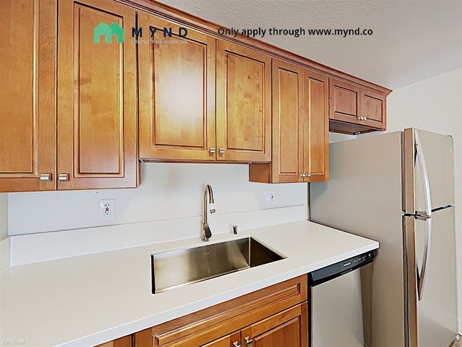 Building Photo - 2 br, 2 bath  - 6947 Greenback Ln Apt A Apt A