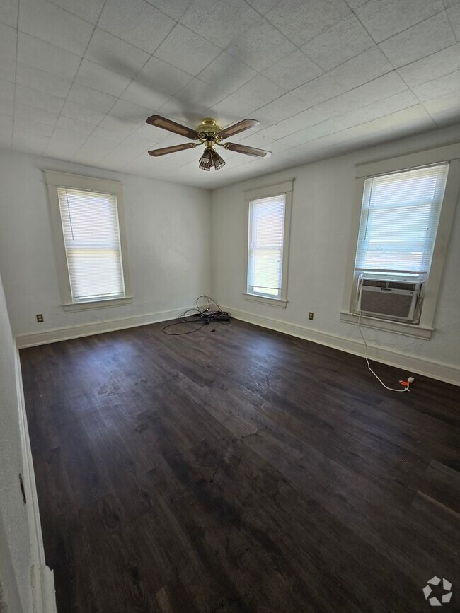 Building Photo - 1312 Alby St