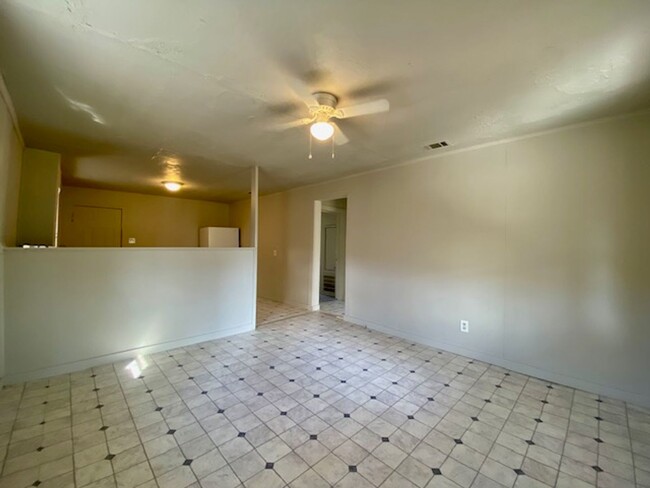 Foto del edificio - 2 Bedroom 1 Bath Home In Bossier City! - S...