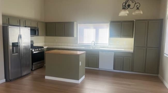 Building Photo - 1465 Venice Cir