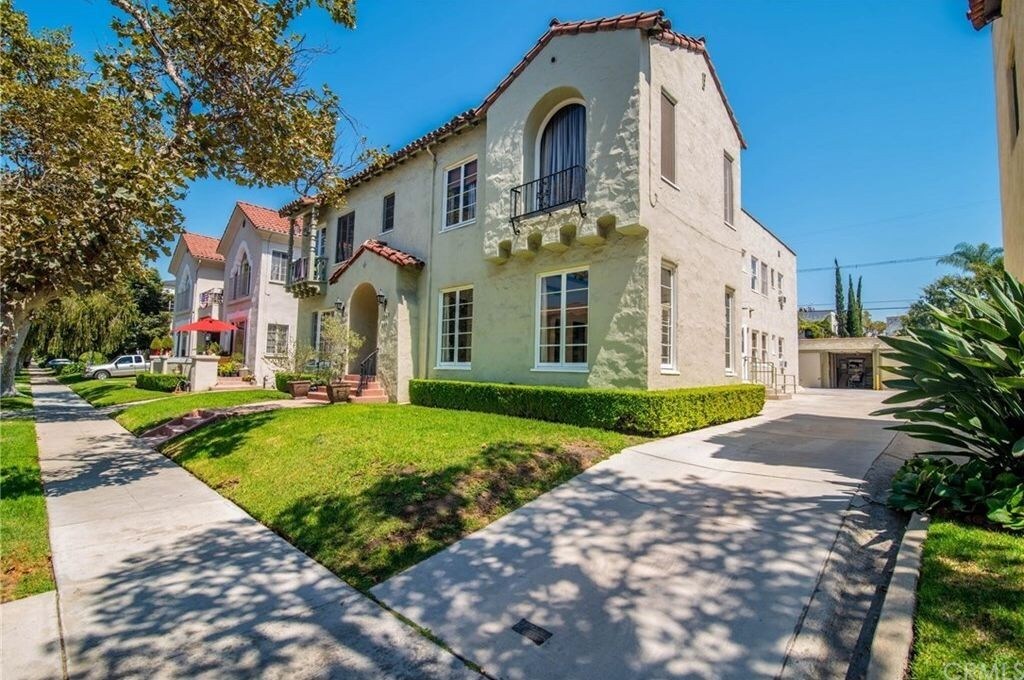 Foto principal - 320 N Sycamore Ave