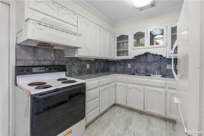 Building Photo - 7 N 38th St