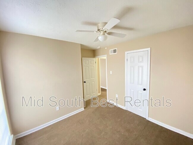 Building Photo - 4968 Ridge Trail